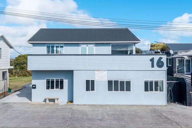 Photo of property in 16 Ocean Beach Street, Foxton Beach, Foxton, 4815
