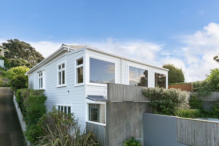 Photo of property in 71 Maida Vale Road, Roseneath, Wellington, 6011