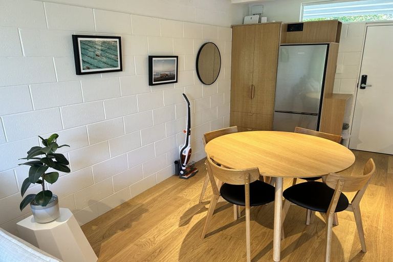 Photo of property in 15/73 Princes Street, Northcote Point, Auckland, 0627