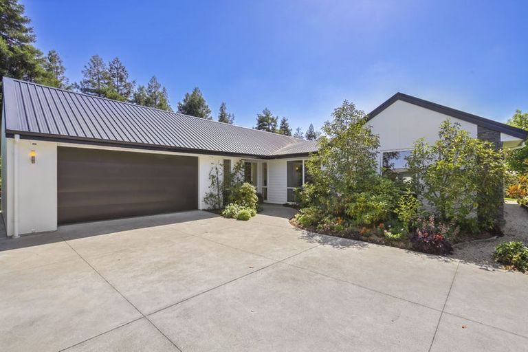 Photo of property in 72 Oakgrove Drive, Rangiora, 7400