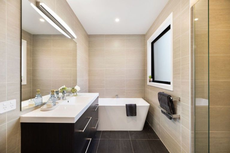 Photo of property in 19 Glenfiddich Road, Jacks Point, Queenstown, 9371