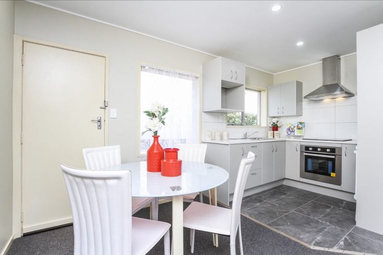 Photo of property in 2/24 Arawa Street, New Lynn, Auckland, 0600