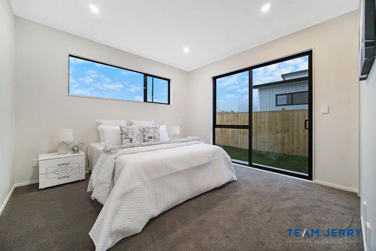 Photo of property in 83 Clarks Beach Road, Clarks Beach, 2122