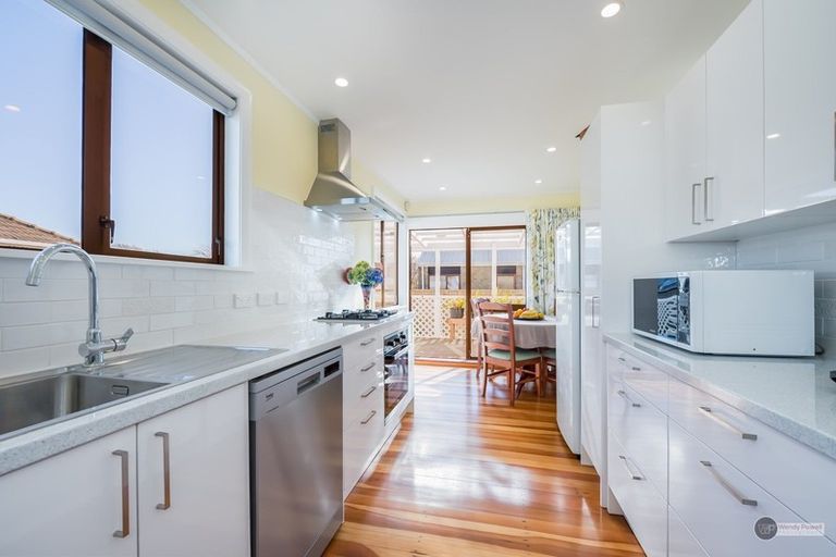 Photo of property in 15 Fleet Street, Naenae, Lower Hutt, 5011