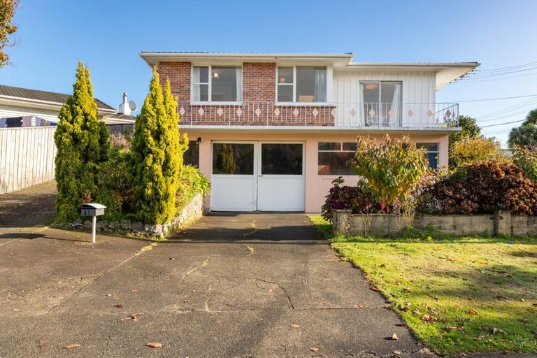 Photo of property in 41 Aorangi Road, Paraparaumu, 5032