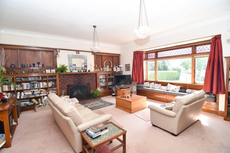 Photo of property in 10 Armstrong Avenue, Carterton, 5713