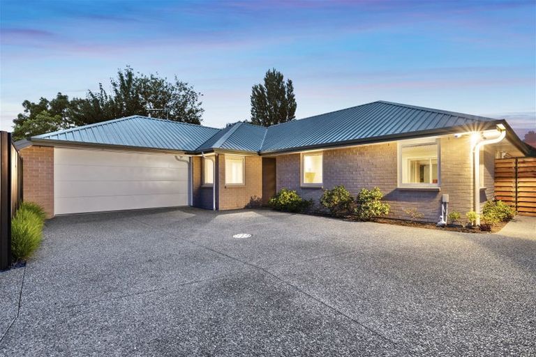 Photo of property in 15a Canberra Place, Redwood, Christchurch, 8051