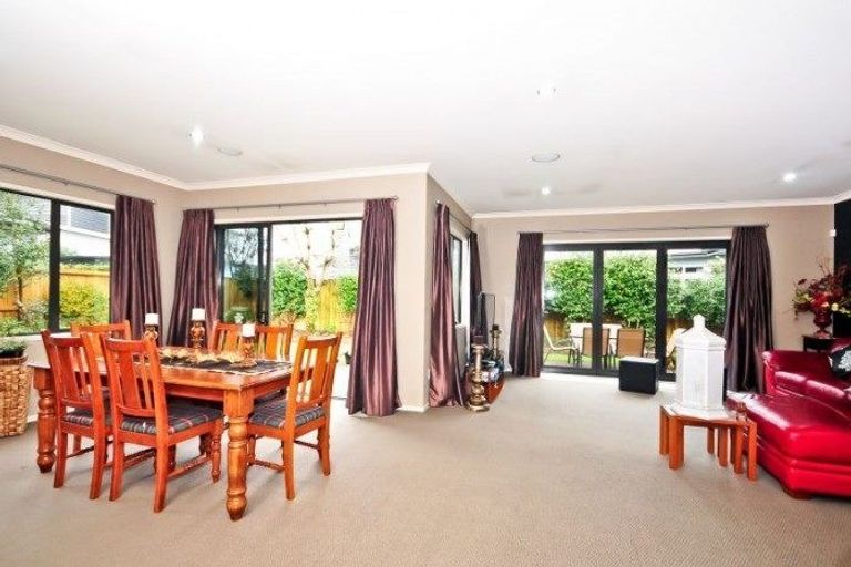 Photo of property in 45 The Esplanade, Huntington, Hamilton, 3210