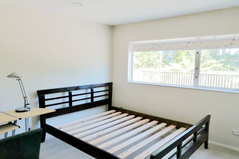 Photo of property in 40 Pin Oak Drive, Schnapper Rock, Auckland, 0632