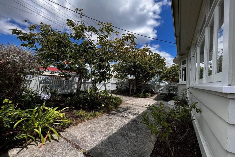 Photo of property in 52 Calliope Road, Devonport, Auckland, 0624