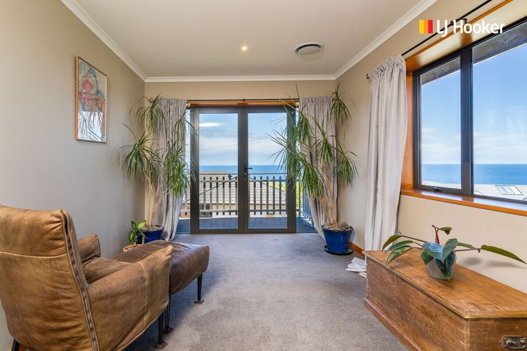 Photo of property in 41 Highgrove, Saint Clair, Dunedin, 9012