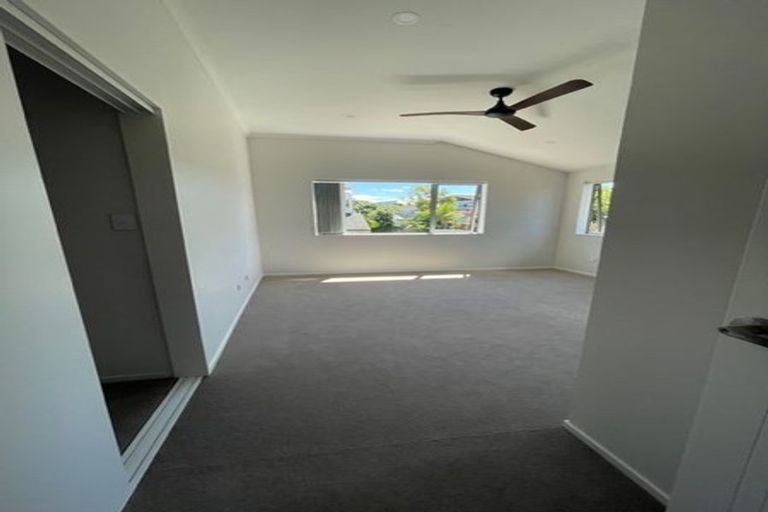 Photo of property in 30b Sorrel Crescent, Bucklands Beach, Auckland, 2012