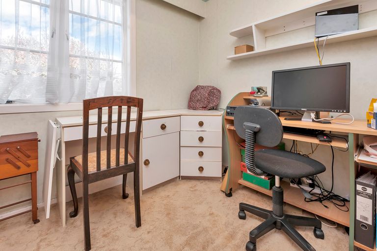 Photo of property in 1 Rowan Terrace, Te Atatu South, Auckland, 0610