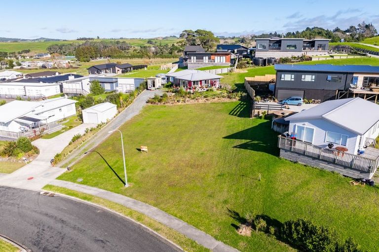 Photo of property in 30 Weka Street, Mangawhai, 0505