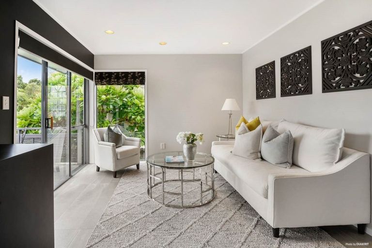 Photo of property in 25 Meadowland Drive, Somerville, Auckland, 2014