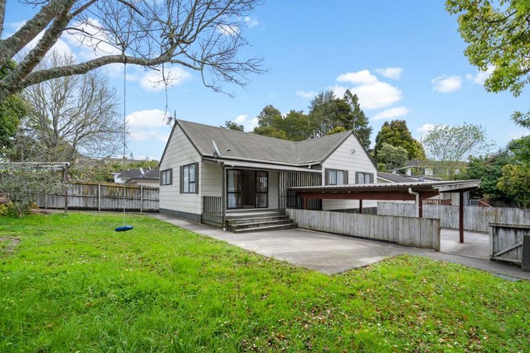Photo of property in 2 Glucina Place, Glen Eden, Auckland, 0602
