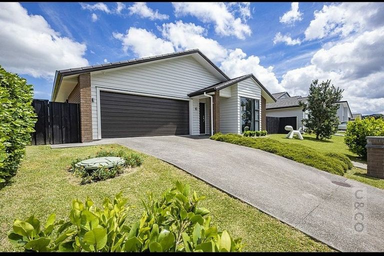 Photo of property in 12 Turpin Road, Riverhead, 0820