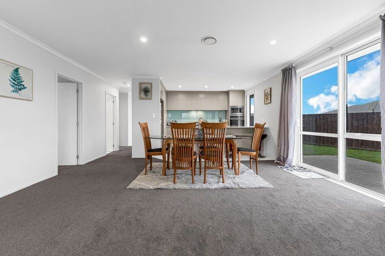 Photo of property in 16 Gibboney Place, Pokeno, 2402