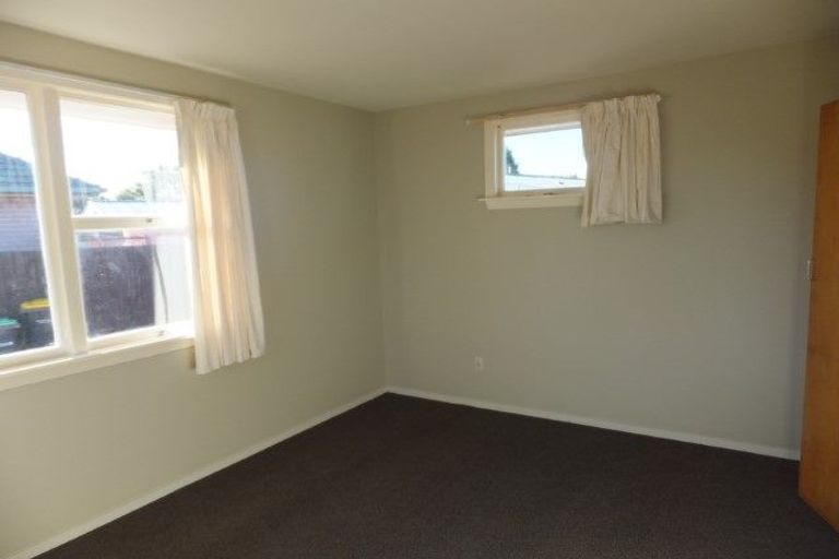 Photo of property in 109 Warren Crescent, Hillmorton, Christchurch, 8025