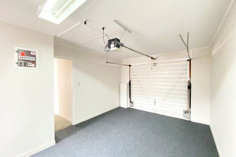 Photo of property in 68 Donovan Street, Blockhouse Bay, Auckland, 0600