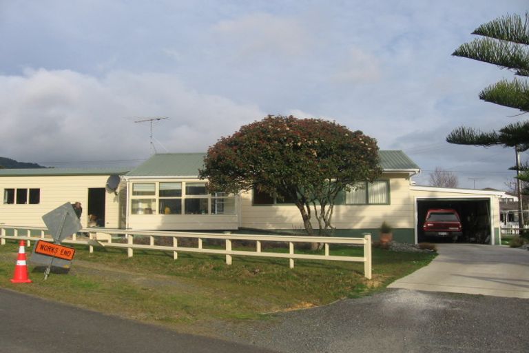 Photo of property in 70 Edward Street, Coromandel, 3506