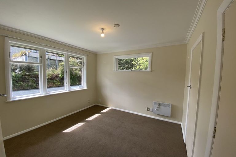 Photo of property in 10 Vista Crescent, Maoribank, Upper Hutt, 5018