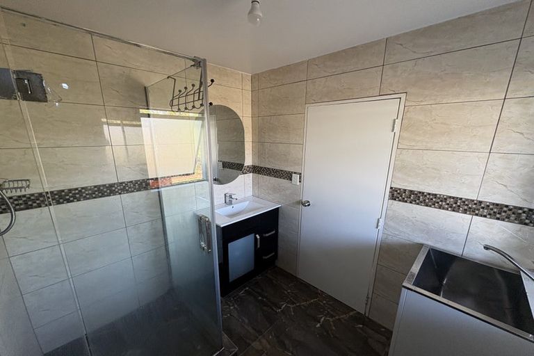 Photo of property in 63 Harmel Road, Glendene, Auckland, 0602