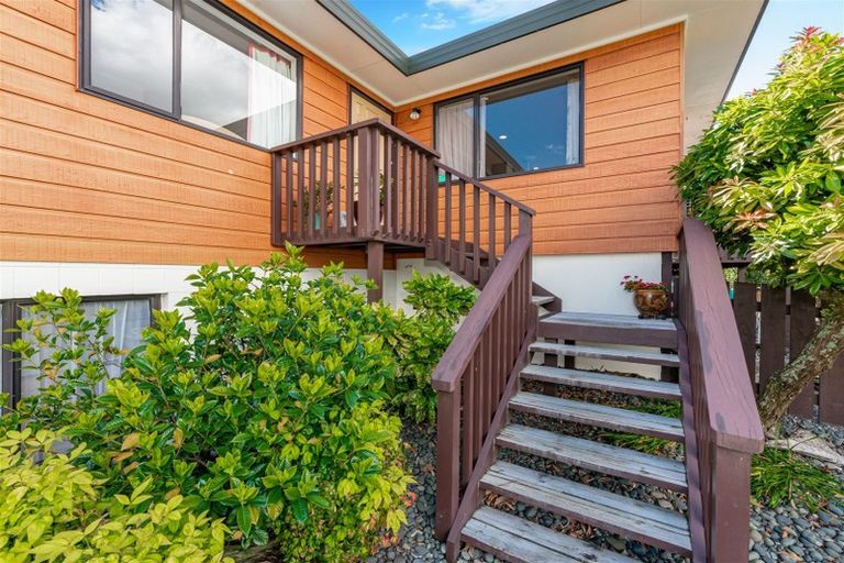 Photo of property in 59 Rhinevale Close, Henderson, Auckland, 0612