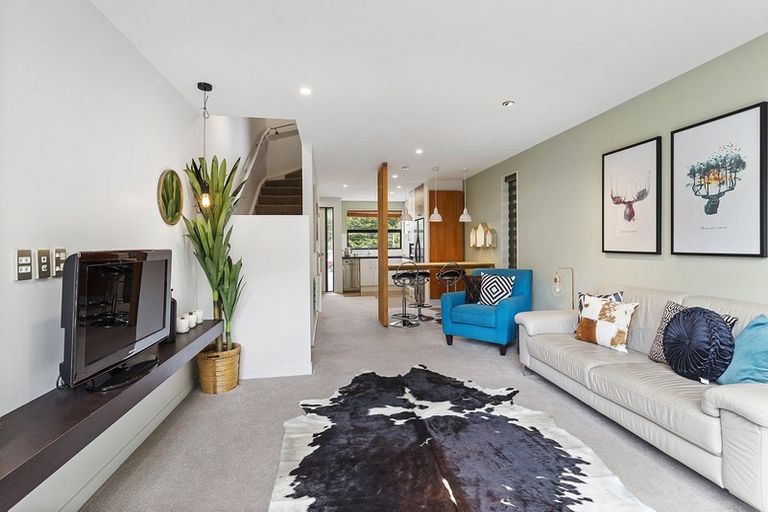 Photo of property in 1/8 Thatcher Crescent, Crofton Downs, Wellington, 6035