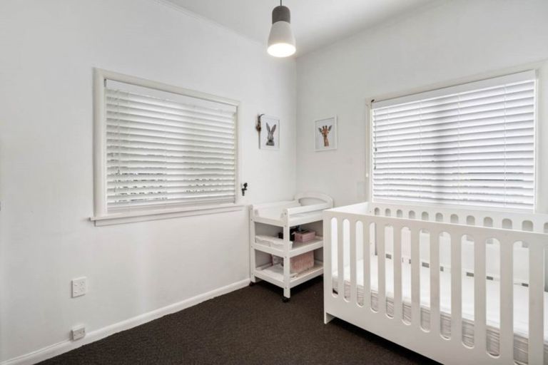 Photo of property in 1/21 Abbotleigh Avenue, Te Atatu Peninsula, Auckland, 0610