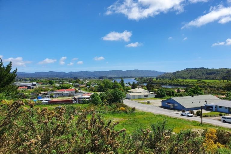 Photo of property in 90 Omapere Street, Dobson, Greymouth, 7805