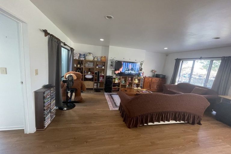 Photo of property in 3 Puma Drive, Golflands, Auckland, 2013