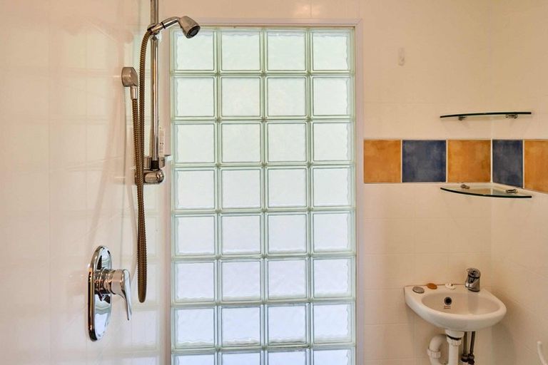 Photo of property in 88 Airlie Road, Plimmerton, Porirua, 5026