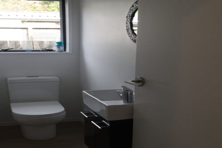 Photo of property in 19a Mantell Street, Seatoun, Wellington, 6022