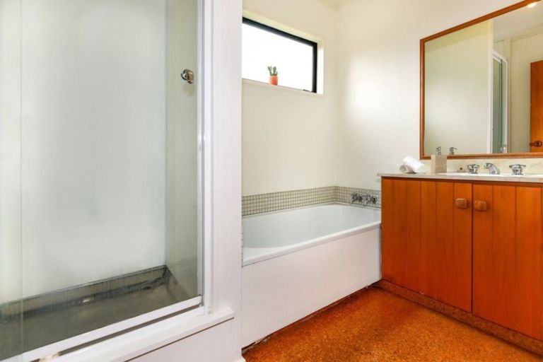 Photo of property in 12 Rembrandt Place, Burnside, Christchurch, 8053