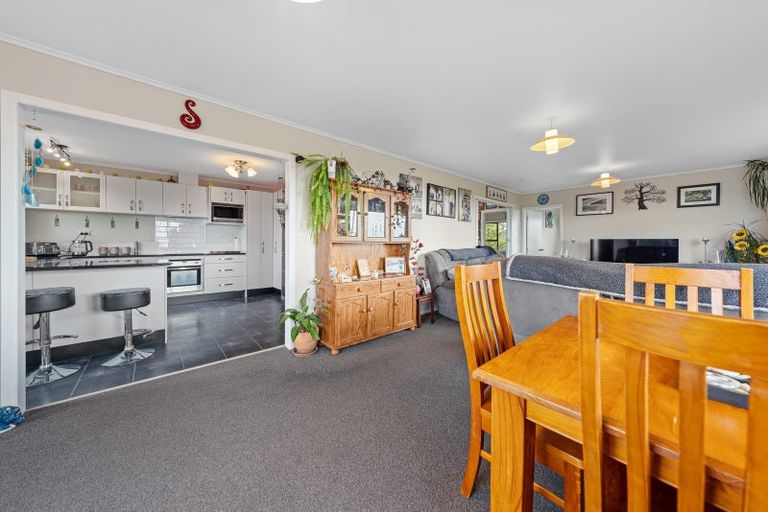 Photo of property in 177 Wairere Road, Waitakere, Henderson, 0782