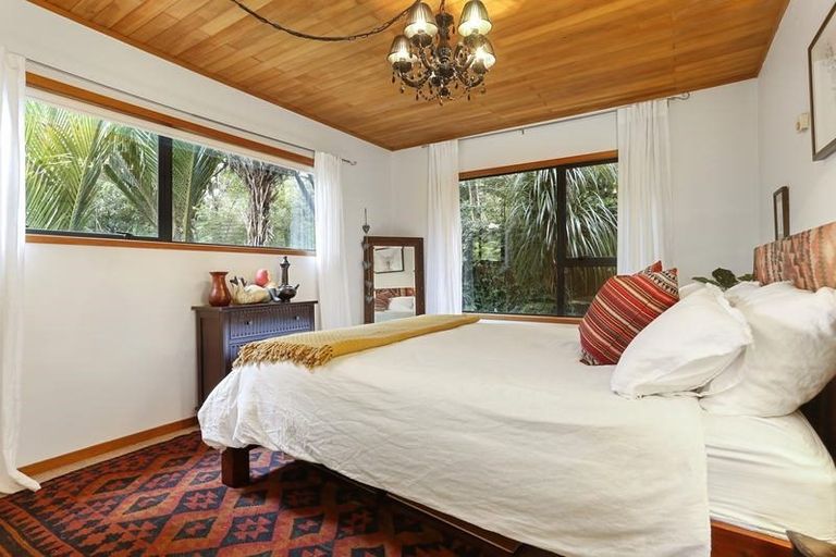 Photo of property in 280 Shaw Road, Titirangi, Auckland, 0604