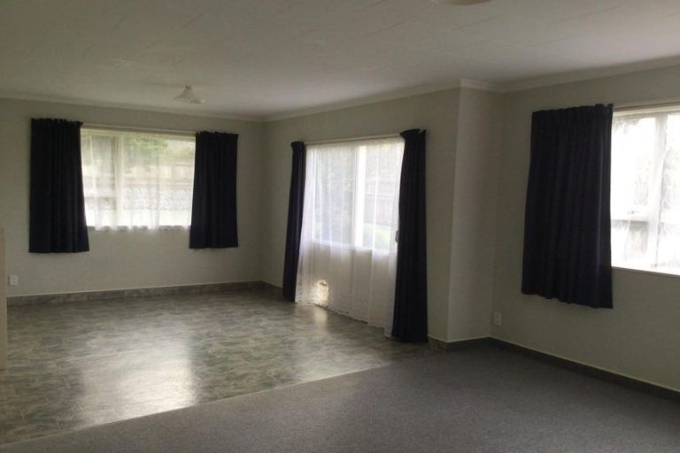 Photo of property in 2 Cassia Place, Bell Block, New Plymouth, 4312