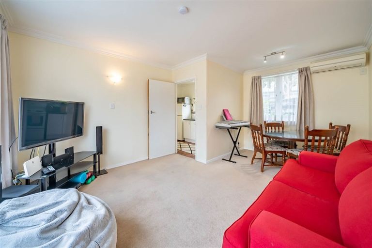 Photo of property in 7b Deller Grove, Silverstream, Upper Hutt, 5019