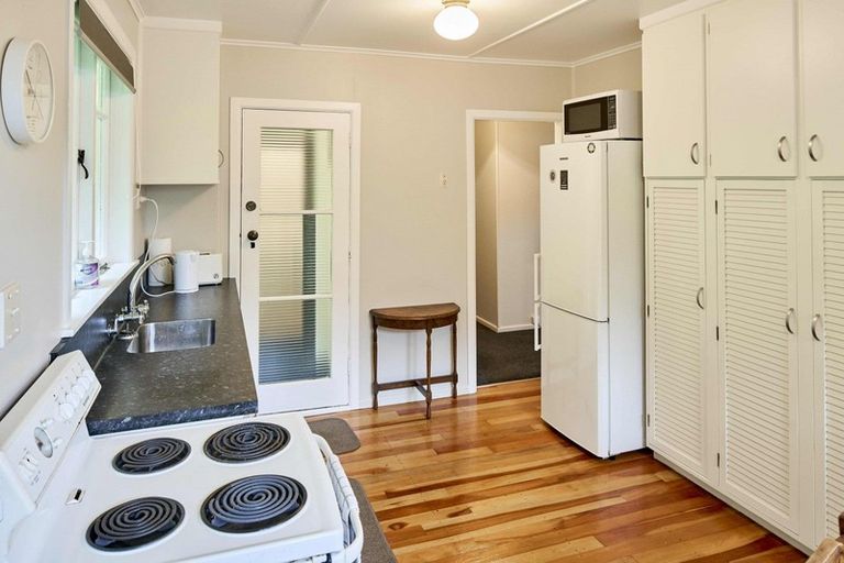 Photo of property in 381a Karori Road, Karori, Wellington, 6012