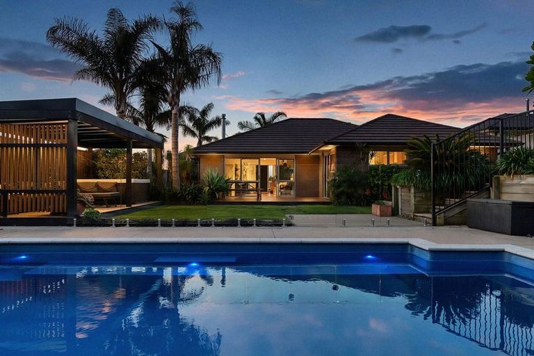 Photo of property in 190 Ballintoy Park Drive, Welcome Bay, Tauranga, 3175