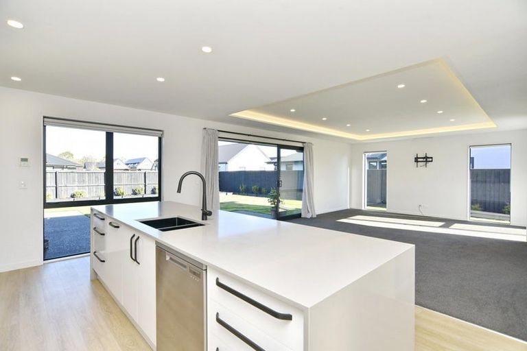 Photo of property in 11 Saint James Place, Rangiora, 7400