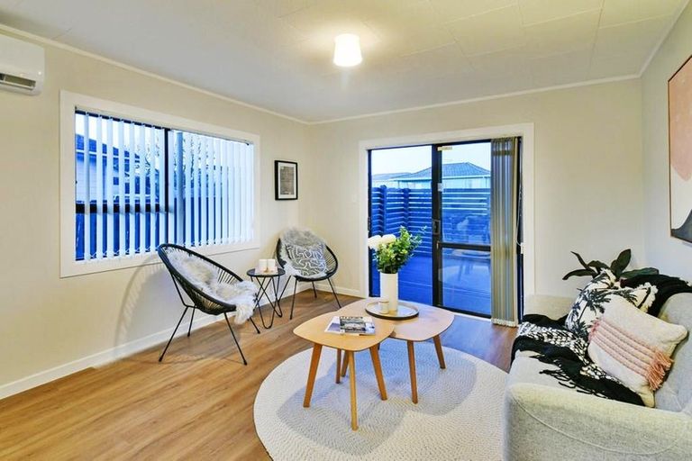Photo of property in 1/15 Secretariat Place, Randwick Park, Auckland, 2105