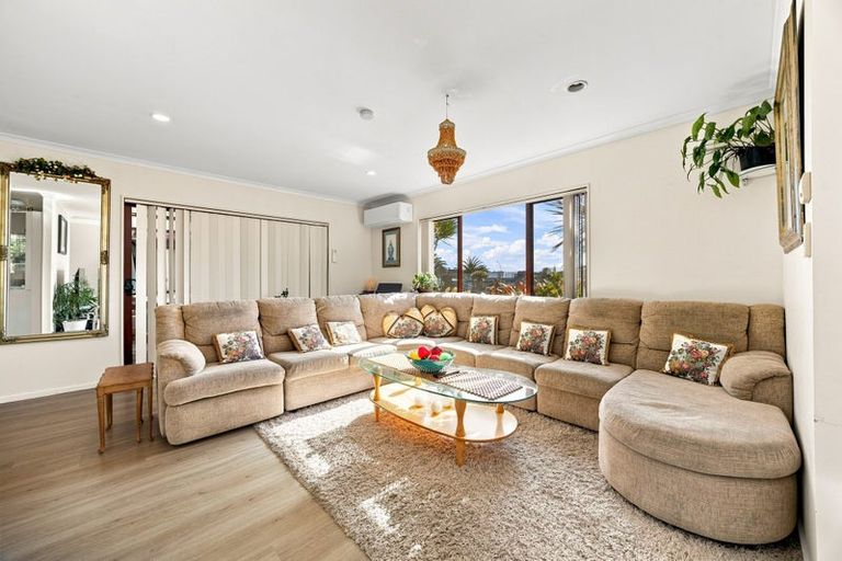 Photo of property in 54 Greenberry Drive, Ranui, Auckland, 0612