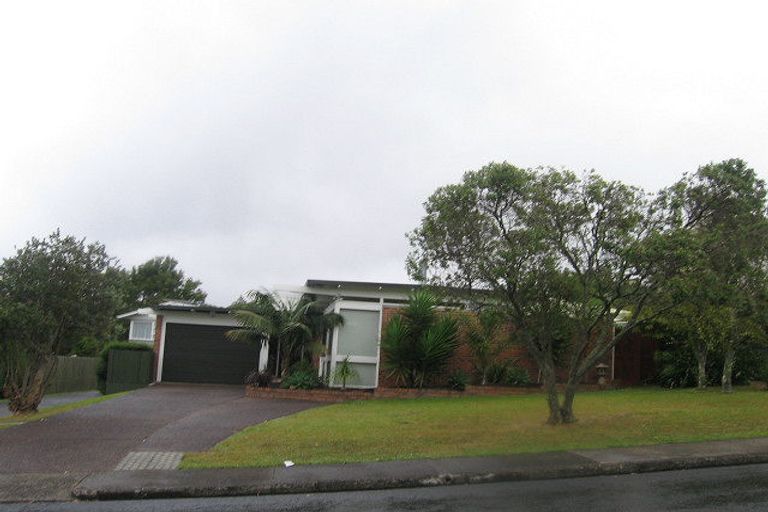 Photo of property in 98 Hillcrest Avenue, Hillcrest, Auckland, 0627
