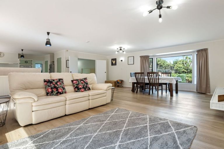 Photo of property in 8 Deodar Place, Totara Heights, Auckland, 2105