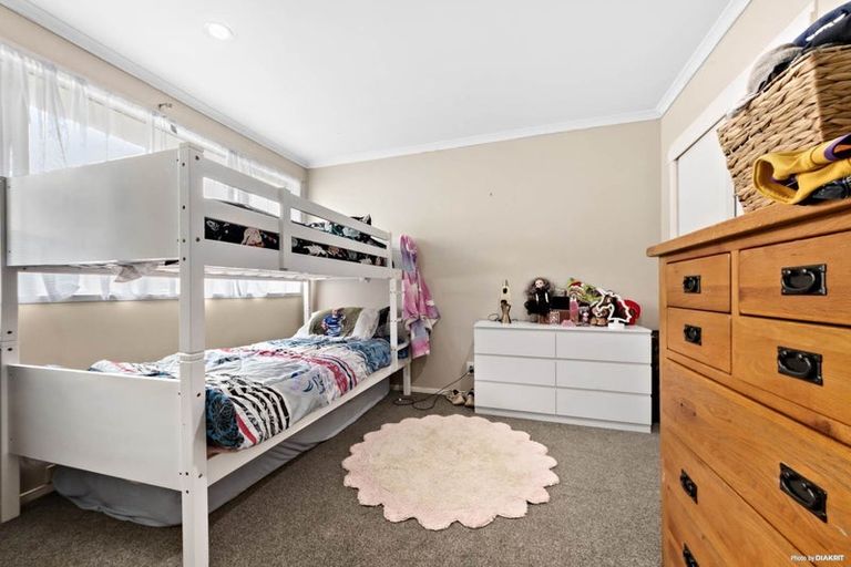 Photo of property in 37 Amberley Avenue, Te Atatu South, Auckland, 0610