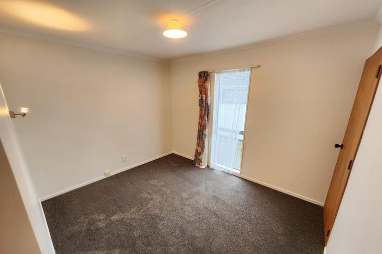 Photo of property in 77a Pahiatua Street, Hokowhitu, Palmerston North, 4410