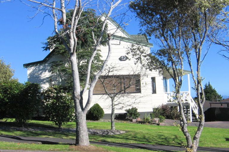 Photo of property in 12 Sophora Place, Totara Heights, Auckland, 2105