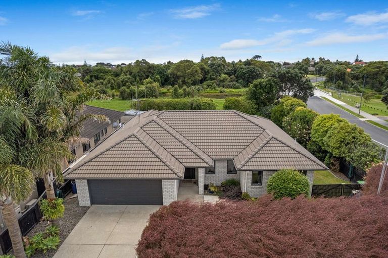 Photo of property in 2 Carrington Drive, Papamoa Beach, Papamoa, 3118